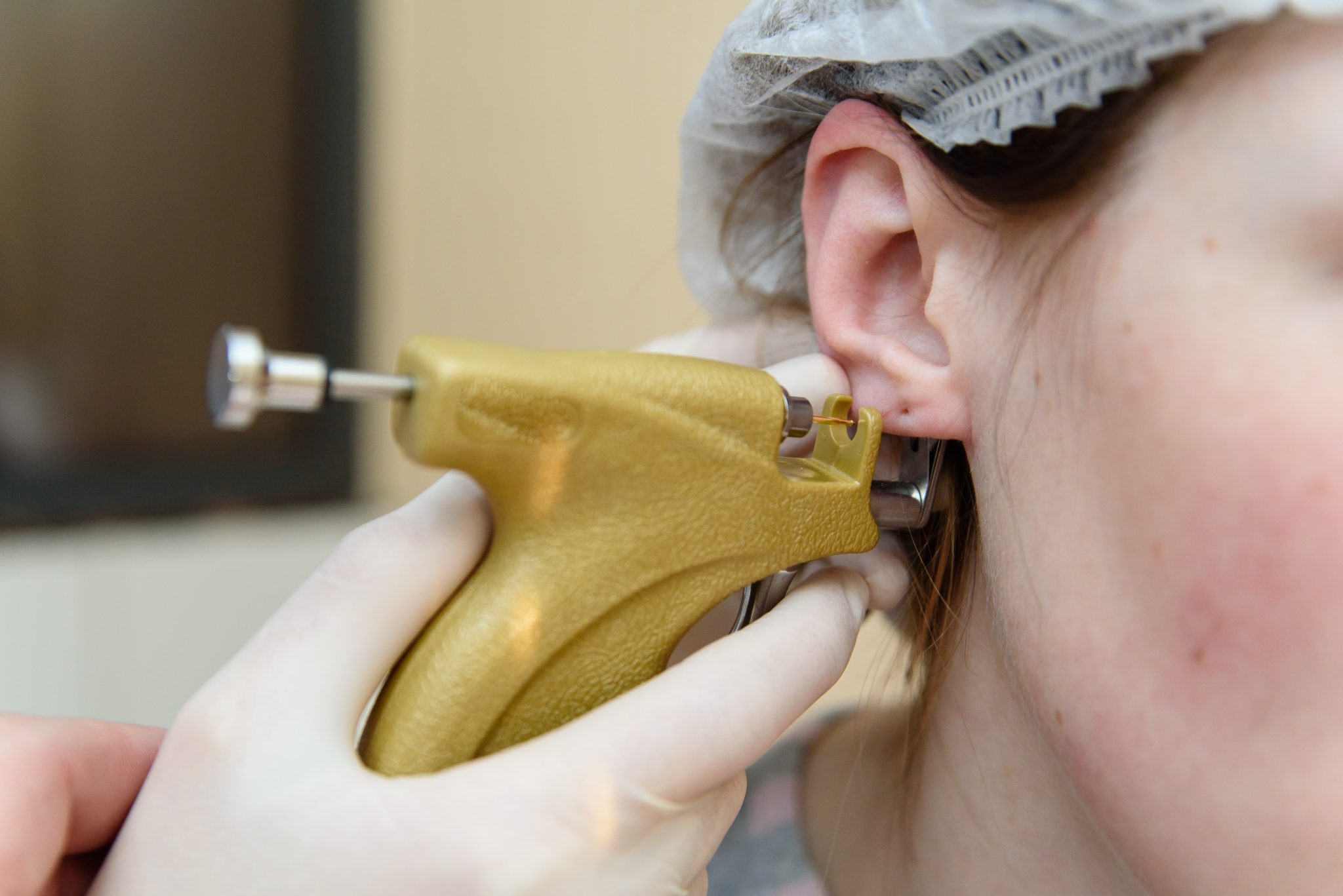 ear-piercing-piercing-1-min-2048×1367