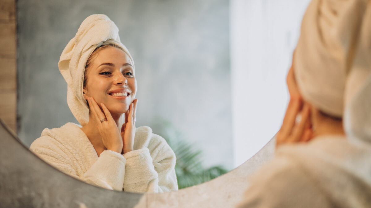 Monsoon skincare tips by Dr. Safa Patrick, best dermatologist in Mira Road Mumbai, for healthy glowing skin during the rainy season.